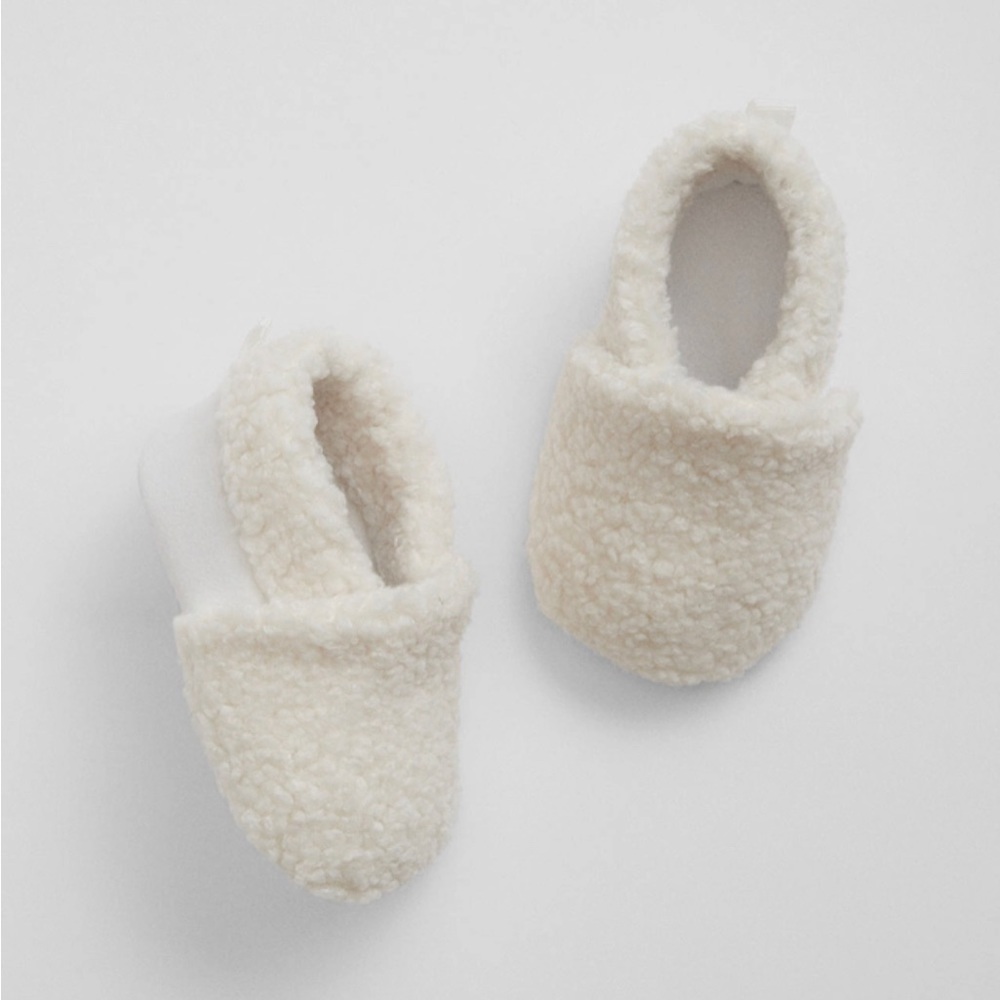Gap Baby Sherpa Booties